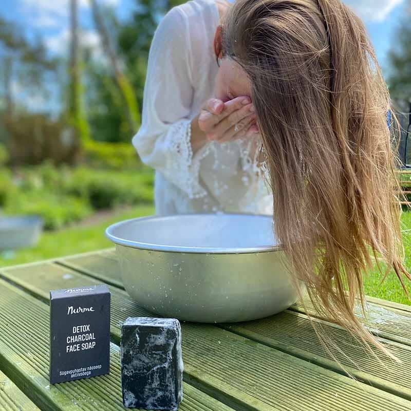 Detox Charcoal Facial Cleansing Bar 100 g