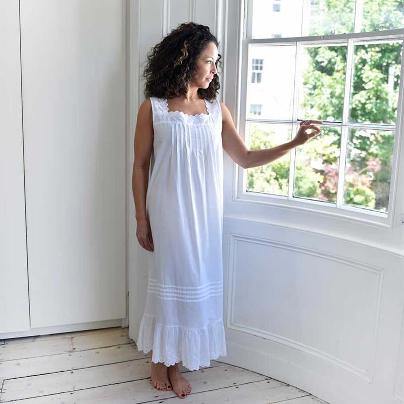 Eva women's nightgown