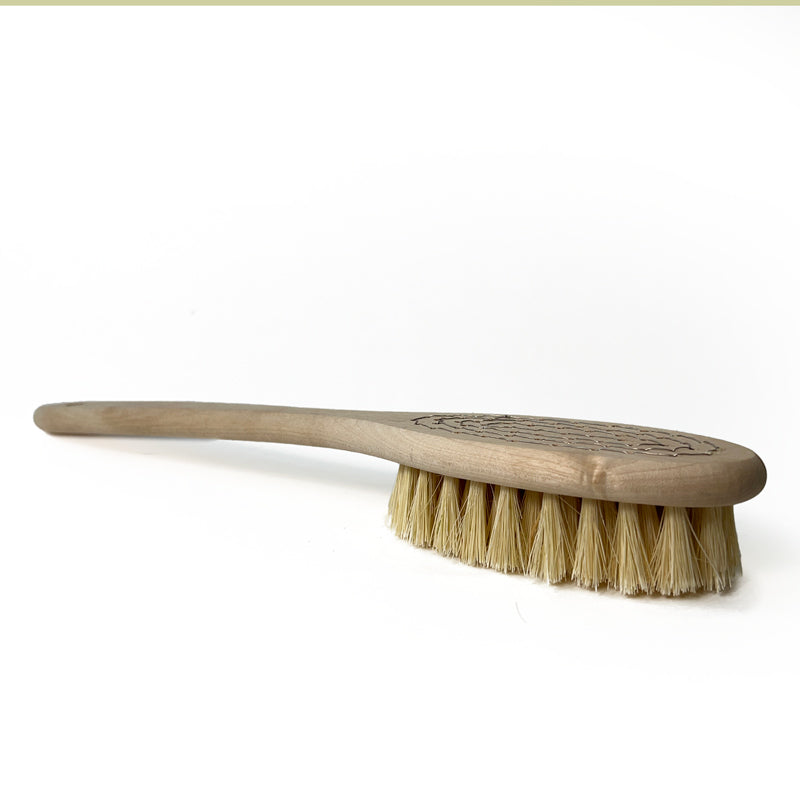 Long-handled brush, white fiber
