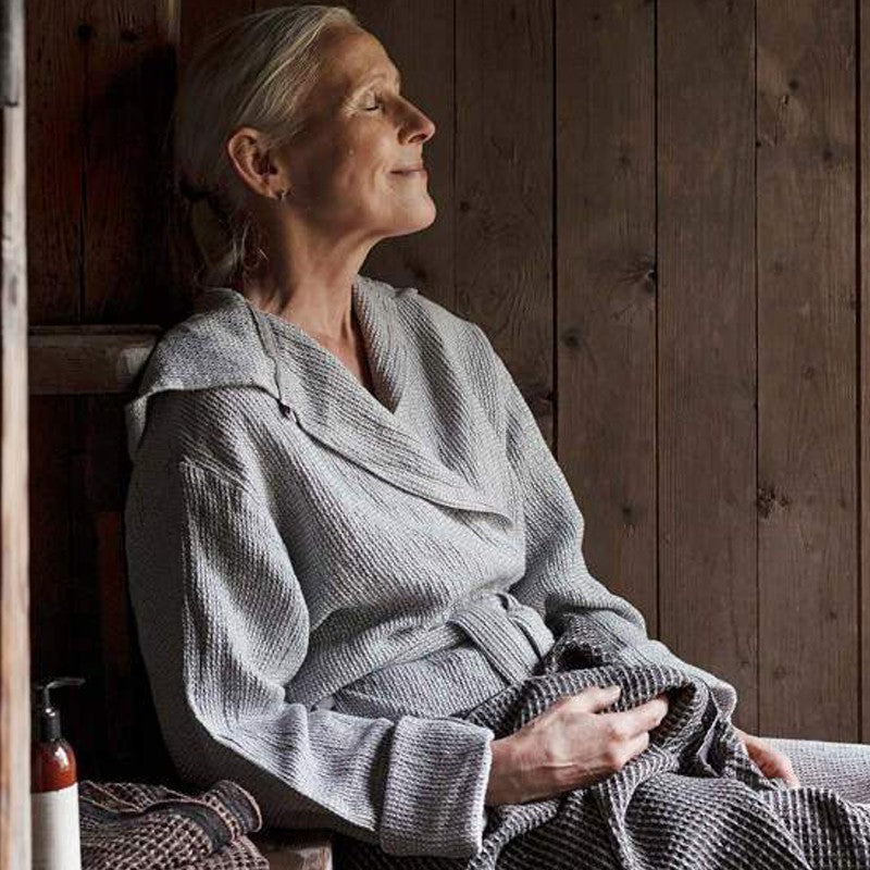 Tar linen bathrobe with hood, white-gray 